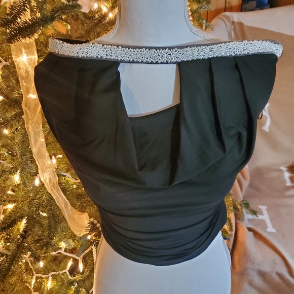 New Showpo Revolve HALTER pearl NECKLINE Keyhole TOP IN BLACK sz XS ruched - Picture 9 of 13